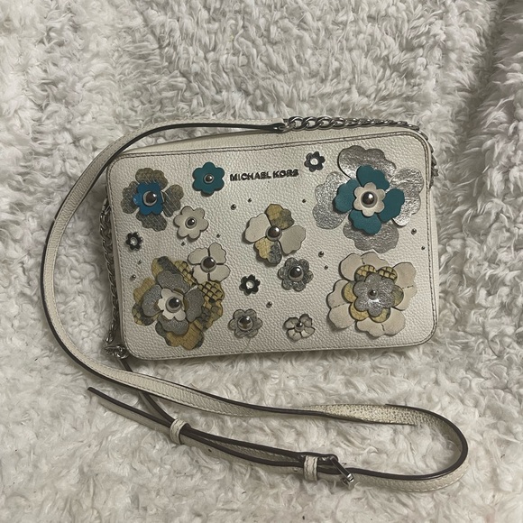 Michael Kors leather off White Floral  appliqué Crossbody Bag. - Picture 1 of 15